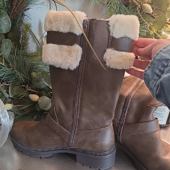Rocket Dog Tan Fur-Trimmed Winter Boots - Picture 5 of 6
